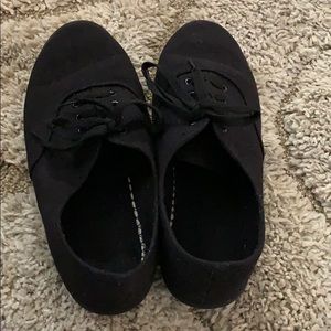 Time and Tru black shoes